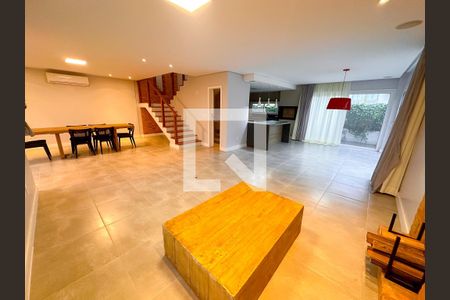 Sala 2 de apartamento para alugar com 3 quartos, 195m² em Lagoa da Conceição, Florianópolis