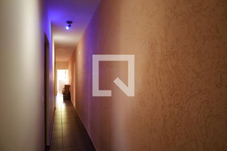 Corredor de casa para alugar com 2 quartos, 100m² em Vila Taquari, São Paulo