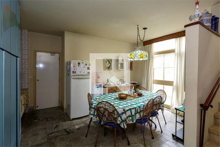 Casa de Condomínio à venda com 4 quartos, 340m² em Vila Elvira, São Paulo
