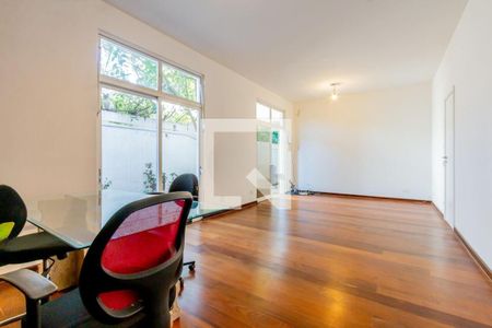 Casa à venda com 6 quartos, 434m² em Alto de Pinheiros, São Paulo