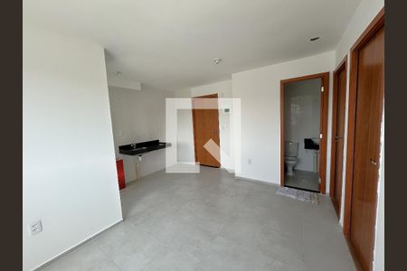 Sala de apartamento para alugar com 2 quartos, 40m² em Del Castilho, Rio de Janeiro