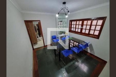 Casa à venda com 3 quartos, 179m² em Jardim das Vertentes, São Paulo