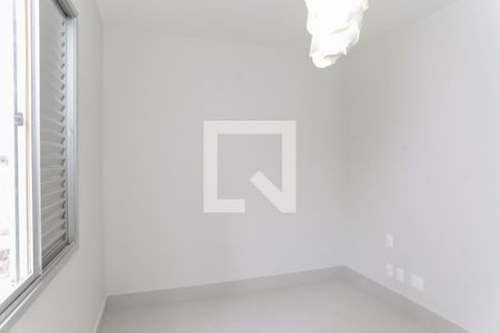 quarto 1 de apartamento para alugar com 2 quartos, 80m² em Buritis, Belo Horizonte
