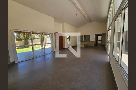 Sala de casa à venda com 3 quartos, 250m² em Chácara das Paineiras, São Paulo