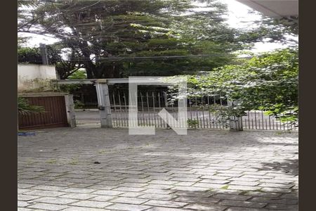 Casa à venda com 4 quartos, 300m² em Chácara Santo Antônio (Zona Sul), São Paulo