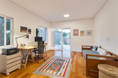 Casa à venda com 3 quartos, 330m² em Santo Amaro, São Paulo