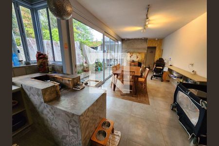 Casa à venda com 2 quartos, 200m² em Alto da Lapa, São Paulo