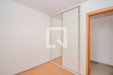Quarto 1 de apartamento para alugar com 2 quartos, 45m² em Humaitá, Porto Alegre
