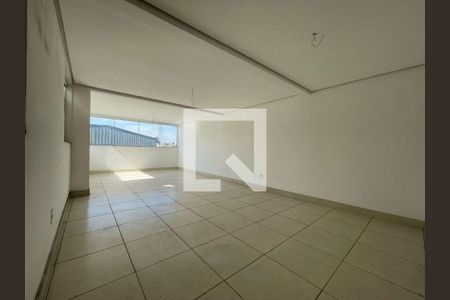 Casa à venda com 3 quartos, 250m² em Vila Sao Domingos, São Paulo