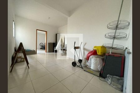 Casa à venda com 3 quartos, 250m² em Vila Sao Domingos, São Paulo