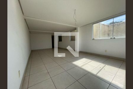 Casa à venda com 3 quartos, 250m² em Vila Sao Domingos, São Paulo