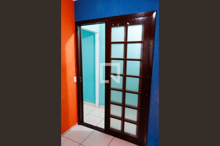 Quarto 2 de casa à venda com 2 quartos, 50m² em Santa Maria, Osasco