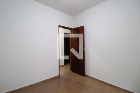 Quarto 1 de casa para alugar com 3 quartos, 90m² em Santa Mônica, Uberlândia
