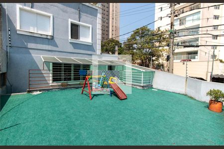 Casa à venda com 3 quartos, 270m² em Bosque da Saúde, São Paulo