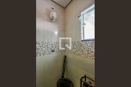 Banheiro da Suíte 1 de casa para alugar com 2 quartos, 70m² em Vila Suíça, Santo André