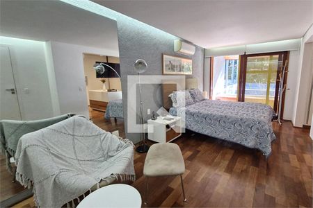 Casa à venda com 3 quartos, 315m² em Jardim Prudência, São Paulo