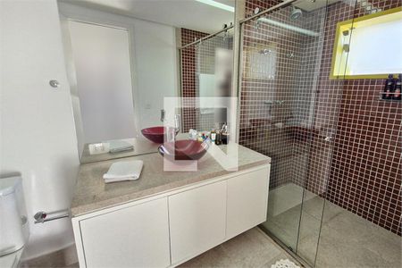 Casa à venda com 3 quartos, 315m² em Jardim Prudência, São Paulo