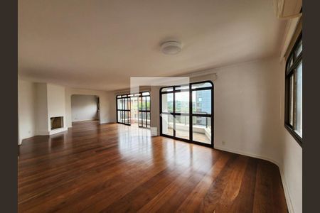 Apartamento à venda com 3 quartos, 200m² em Moema, São Paulo