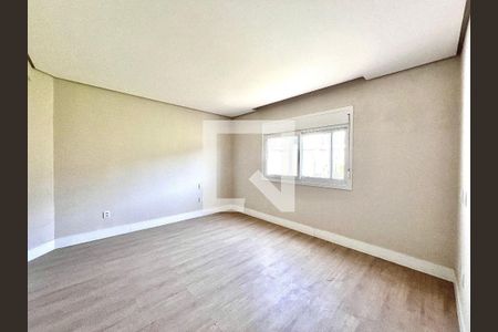 Casa à venda com 4 quartos, 375m² em Vila Nova, Porto Alegre