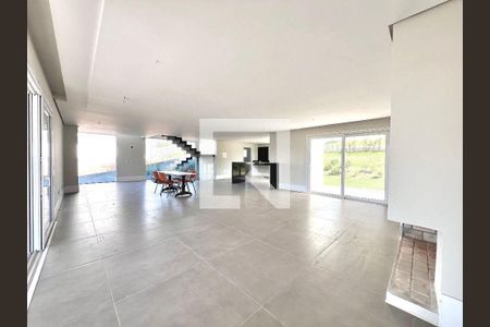Casa à venda com 4 quartos, 375m² em Vila Nova, Porto Alegre