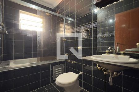 Banheiro da Suíte de casa para alugar com 3 quartos, 280m² em Vila Tibagi, Guarulhos