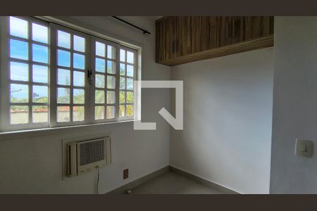 Quarto 2 de casa de condomínio para alugar com 3 quartos, 120m² em Vargem Pequena, Rio de Janeiro