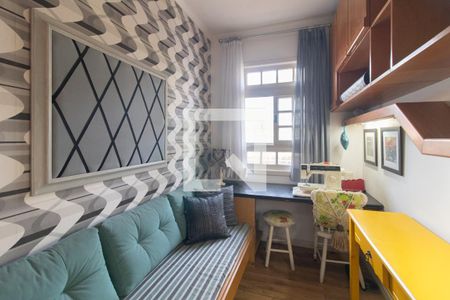 Escritório de casa para alugar com 4 quartos, 287m² em Chapéu do Sol, Porto Alegre