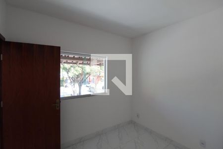 Sala de casa para alugar com 2 quartos, 60m² em Santa Martinha, Ribeirão das Neves