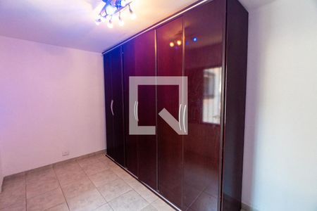 Suite de casa à venda com 3 quartos, 142m² em Conjunto Residencial Jardim Canaa, São Paulo