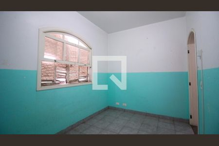 Casa para alugar com 3 quartos, 140m² em Vila Antonieta, São Paulo
