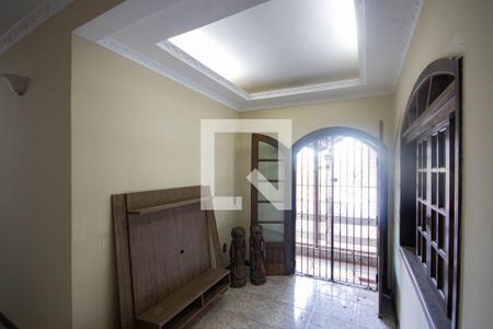 Sala 1 de casa para alugar com 4 quartos, 230m² em Vila Irmaos Arnoni, São Paulo
