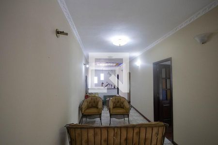 Sala 1 de casa para alugar com 4 quartos, 230m² em Vila Irmaos Arnoni, São Paulo