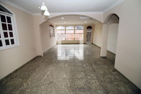 Sala de casa para alugar com 5 quartos, 200m² em Penha, Rio de Janeiro