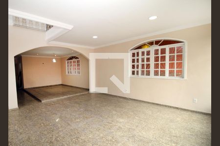 Sala de casa para alugar com 5 quartos, 200m² em Penha, Rio de Janeiro