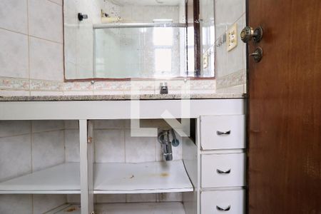 Banheiro da Suíte de apartamento para alugar com 3 quartos, 130m² em Sagrada Família, Belo Horizonte