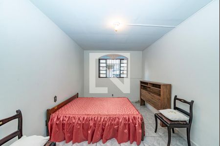 Quarto 1 de casa à venda com 5 quartos, 240m² em Carlos Prates, Belo Horizonte
