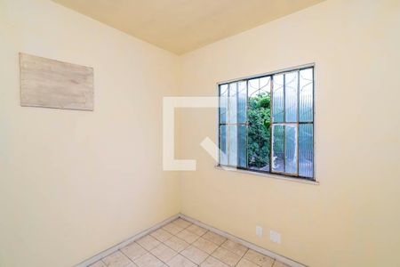 Quarto de casa para alugar com 1 quarto, 27m² em Cordovil, Rio de Janeiro