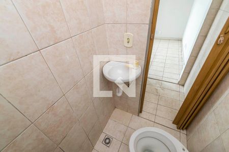 Banheiro Social de casa para alugar com 1 quarto, 27m² em Cordovil, Rio de Janeiro