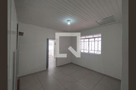 Quarto de casa para alugar com 1 quarto, 40m² em Vila Santo Estefano, São Paulo