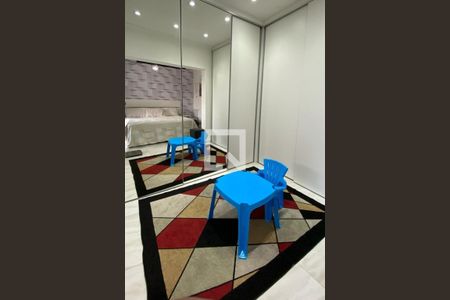 Casa à venda com 3 quartos, 340m² em Vila Bertioga, São Paulo