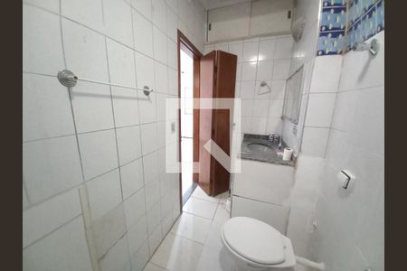 Banheiro de apartamento para alugar com 1 quarto, 34m² em Centro, São Vicente