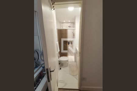 Banheiro da Suíte de apartamento para alugar com 2 quartos, 69m² em Auxiliadora, Porto Alegre