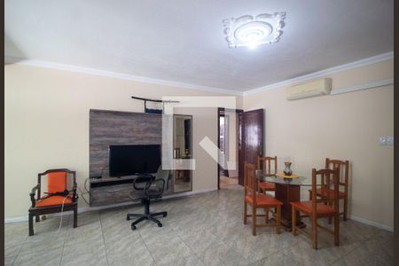 Sala de casa para alugar com 3 quartos, 200m² em Cristal, Porto Alegre