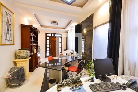 Sala de casa para alugar com 5 quartos, 400m² em Santa Tereza, Belo Horizonte