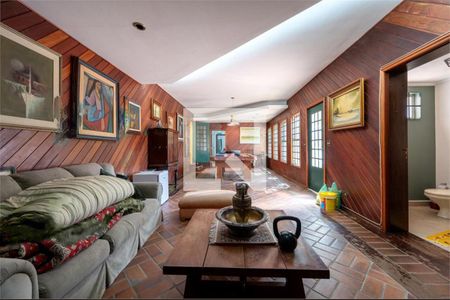 Casa à venda com 4 quartos, 284m² em Parque Colonial, São Paulo