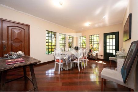 Casa à venda com 4 quartos, 284m² em Parque Colonial, São Paulo