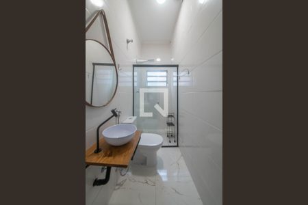 Banheiro de kitnet/studio para alugar com 1 quarto, 12m² em Vila Gertrudes, São Paulo