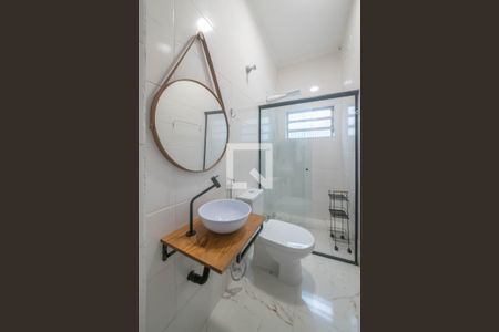 Banheiro de kitnet/studio para alugar com 1 quarto, 12m² em Vila Gertrudes, São Paulo