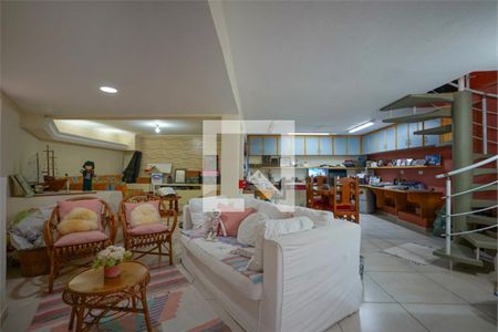 Casa à venda com 3 quartos, 245m² em Jardim Umuarama, São Paulo