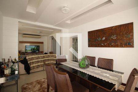 Sala de casa de condomínio para alugar com 3 quartos, 600m² em Taquara, Rio de Janeiro